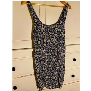 Picnic mini floral dress, perfect for any occasion. Marked medium from AE